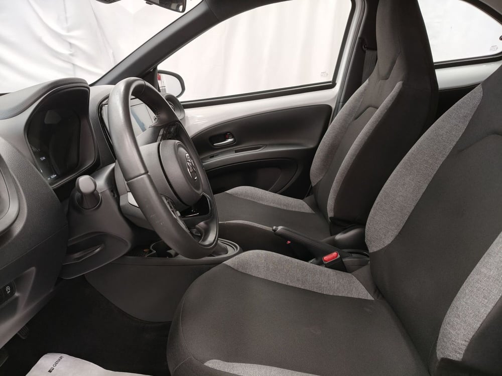 Toyota Aygo X usata a Roma (13)