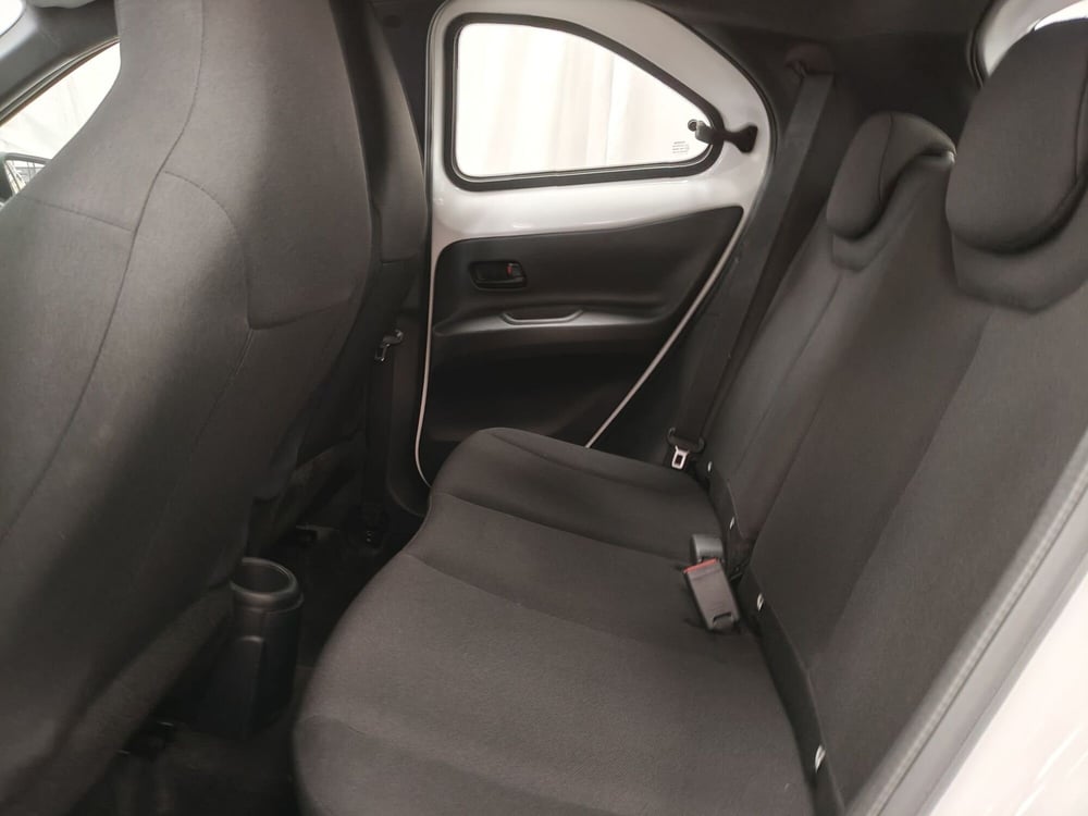 Toyota Aygo X usata a Roma (14)