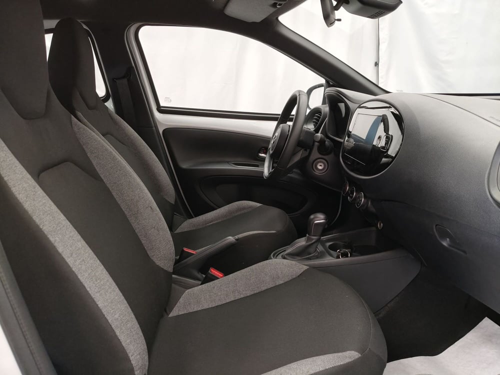 Toyota Aygo X usata a Roma (5)