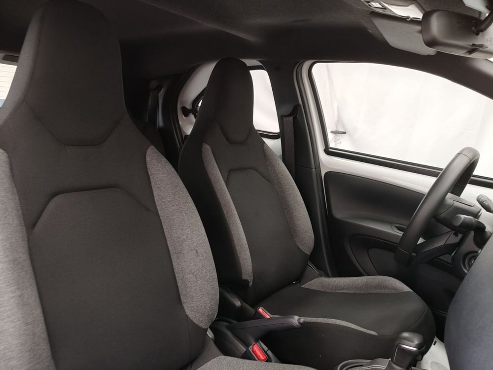 Toyota Aygo X usata a Roma (6)