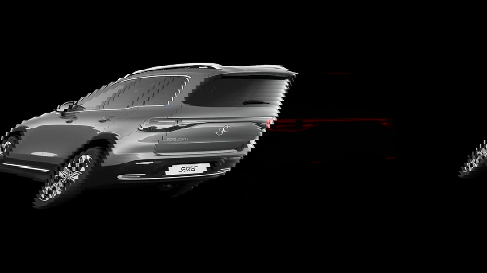 Mercedes-Benz EQB nuova a Milano (3)