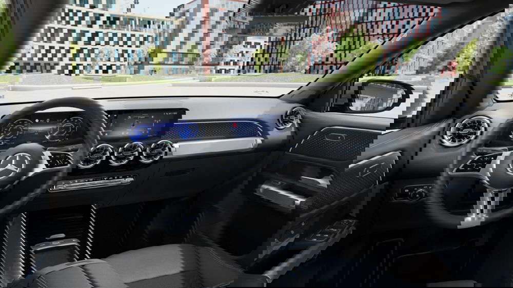 Mercedes-Benz EQB nuova a Milano (6)