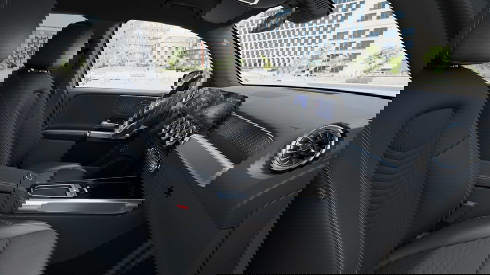 Mercedes-Benz EQB nuova a Milano (7)