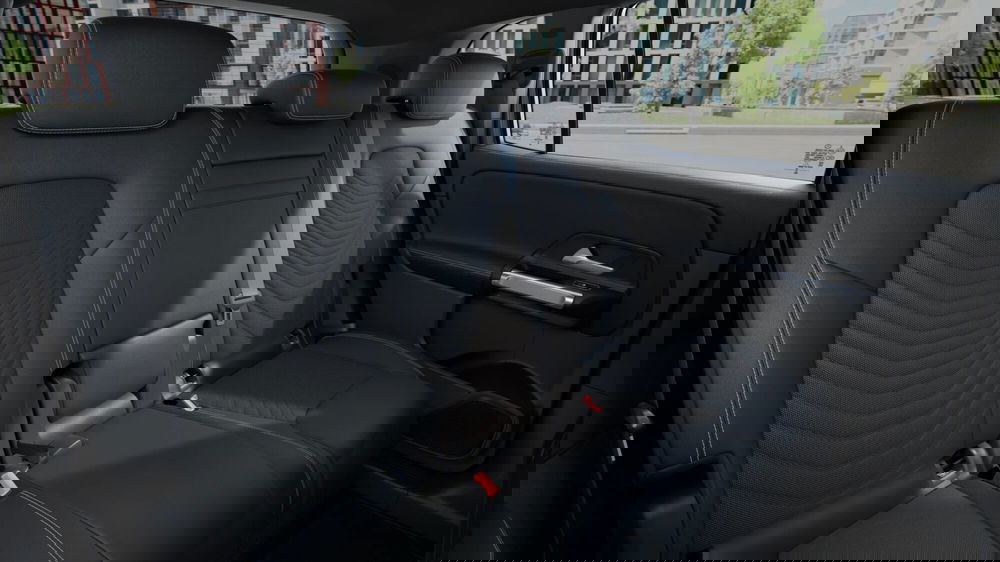 Mercedes-Benz EQB nuova a Milano (8)