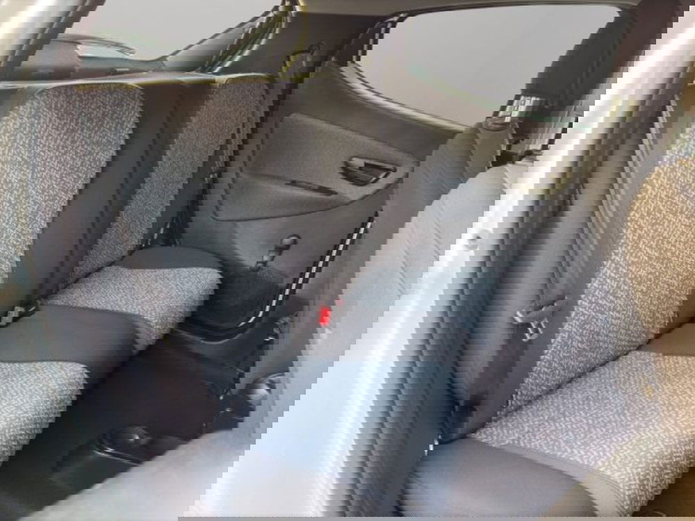 Lancia Ypsilon usata a Perugia (19)