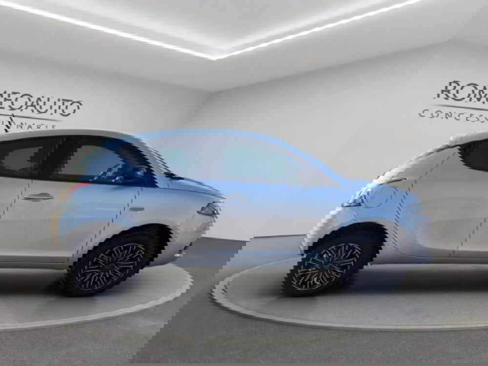 Lancia Ypsilon usata a Perugia (6)