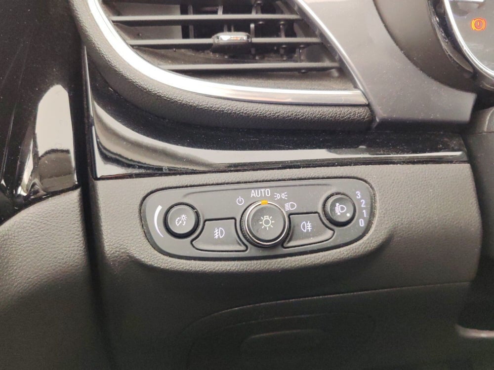 Opel Mokka usata a Massa-Carrara (17)