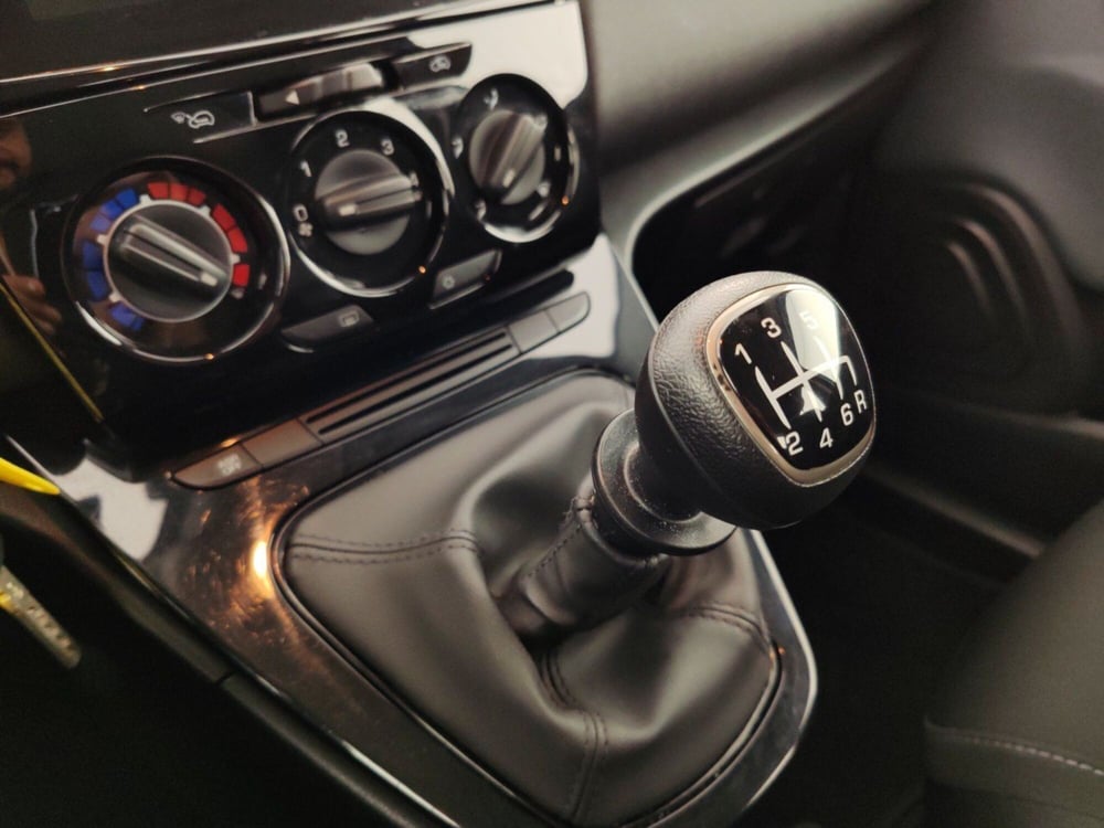 Lancia Ypsilon usata a Massa-Carrara (11)