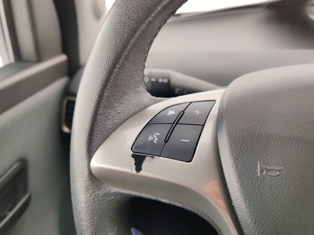 Lancia Ypsilon usata a Massa-Carrara (15)