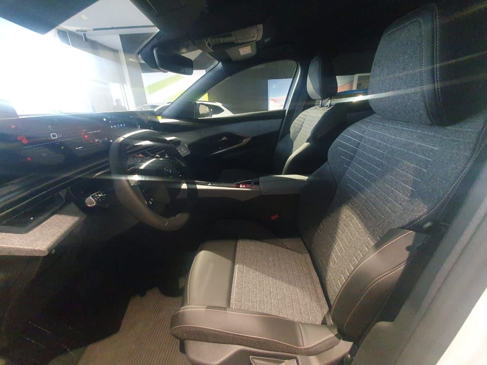 Peugeot 3008 nuova a Frosinone (12)