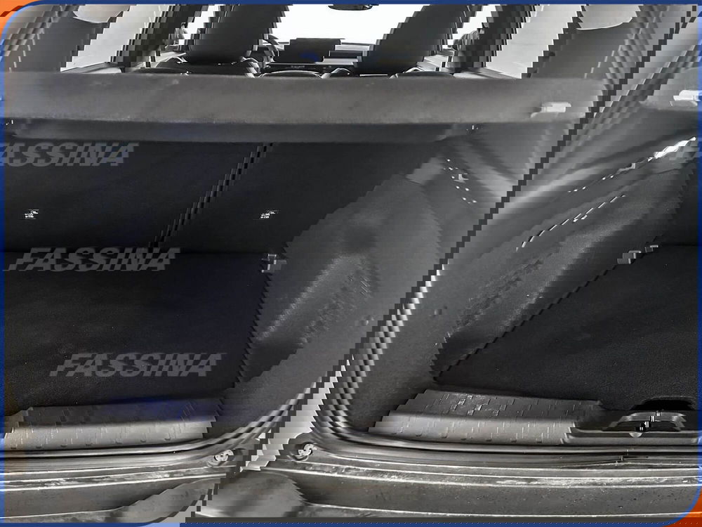 Jeep Avenger nuova a Milano (12)