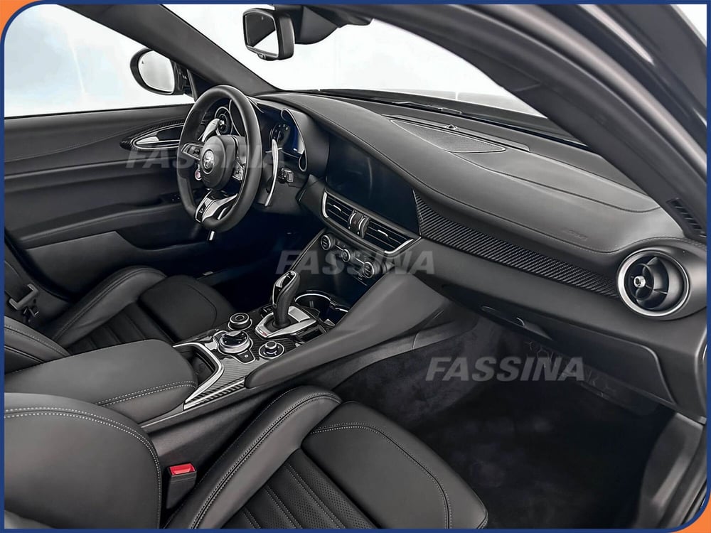 Alfa Romeo Giulia nuova a Milano (13)