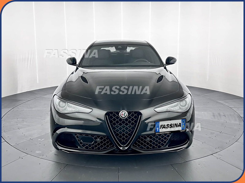 Alfa Romeo Giulia nuova a Milano (2)