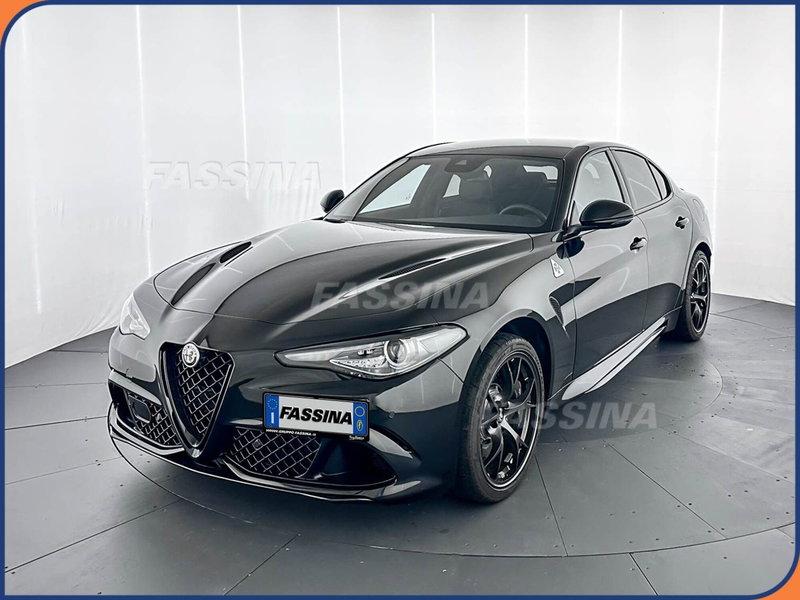 Alfa Romeo Giulia nuova a Milano (3)