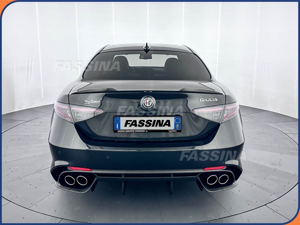 Alfa Romeo Giulia nuova a Milano (5)
