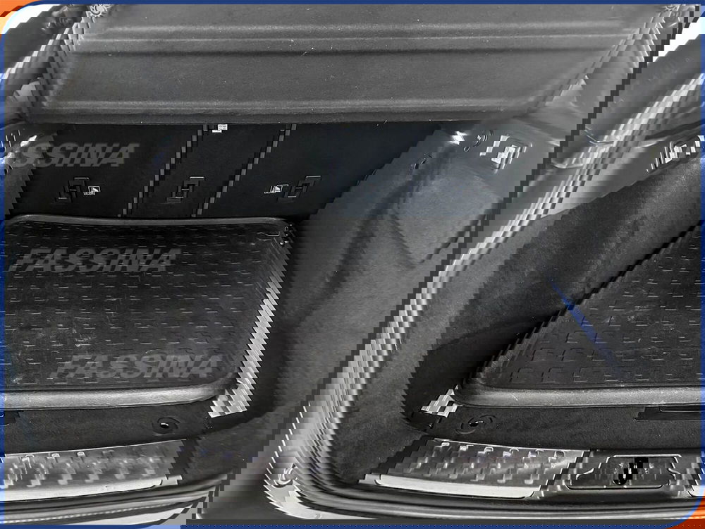 Jaguar F-Pace usata a Milano (12)