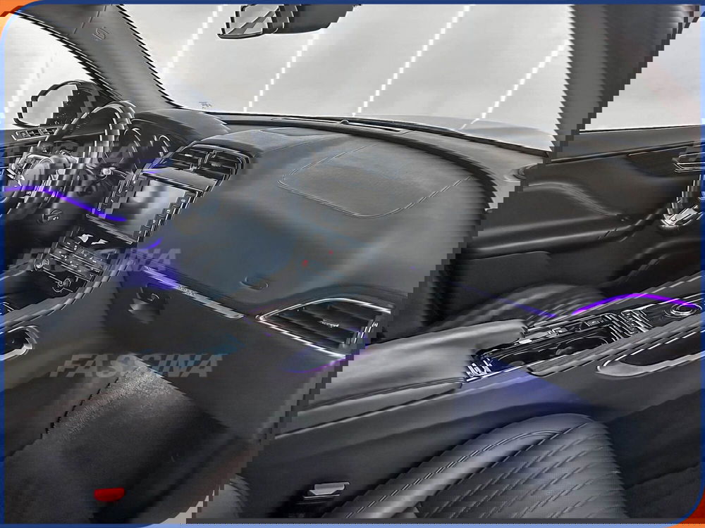 Jaguar F-Pace usata a Milano (13)