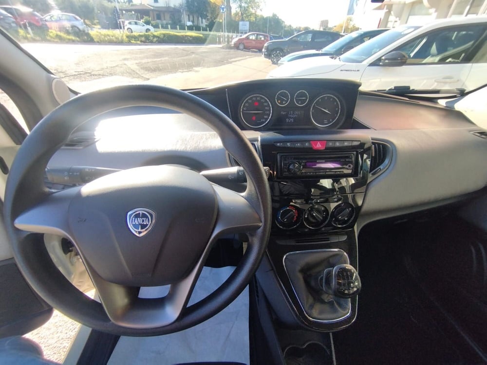 Lancia Ypsilon usata a Arezzo (10)