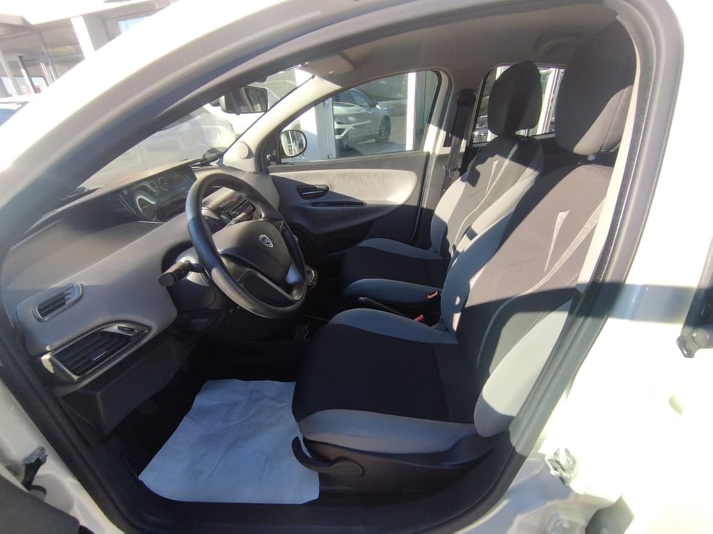Lancia Ypsilon usata a Arezzo (15)