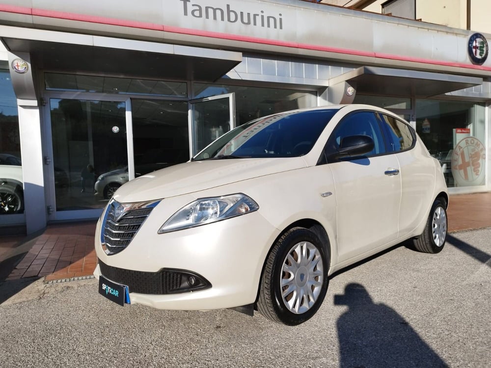 Lancia Ypsilon usata a Arezzo (2)