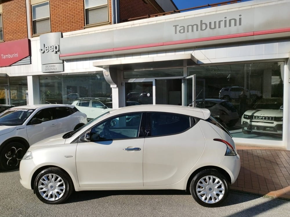 Lancia Ypsilon usata a Arezzo (4)