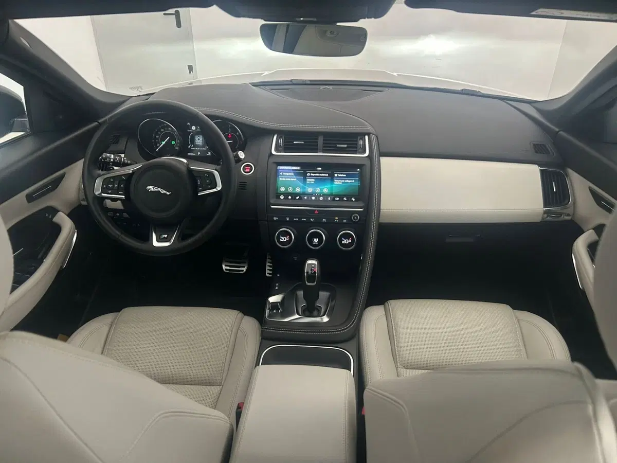 Jaguar E-Pace usata a Ferrara (3)