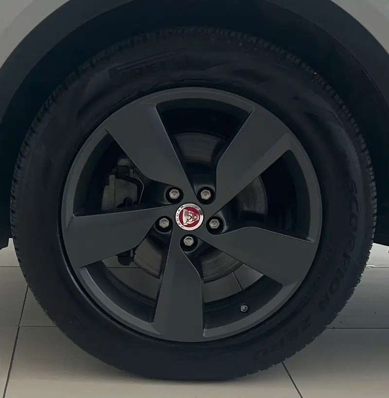 Jaguar E-Pace usata a Ferrara (9)