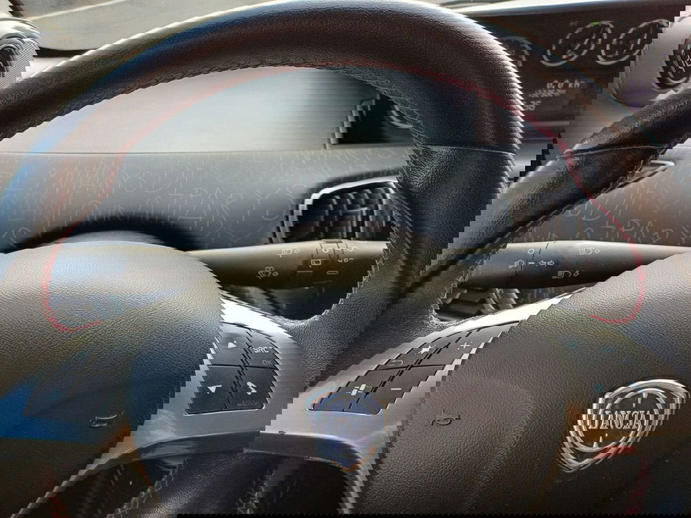Lancia Ypsilon usata a Modena (12)