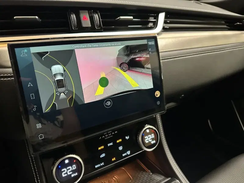 Jaguar F-Pace usata a Verbano Cusio Ossola (12)