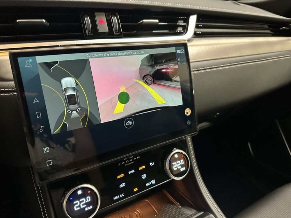 Jaguar F-Pace usata a Verbano Cusio Ossola (12)