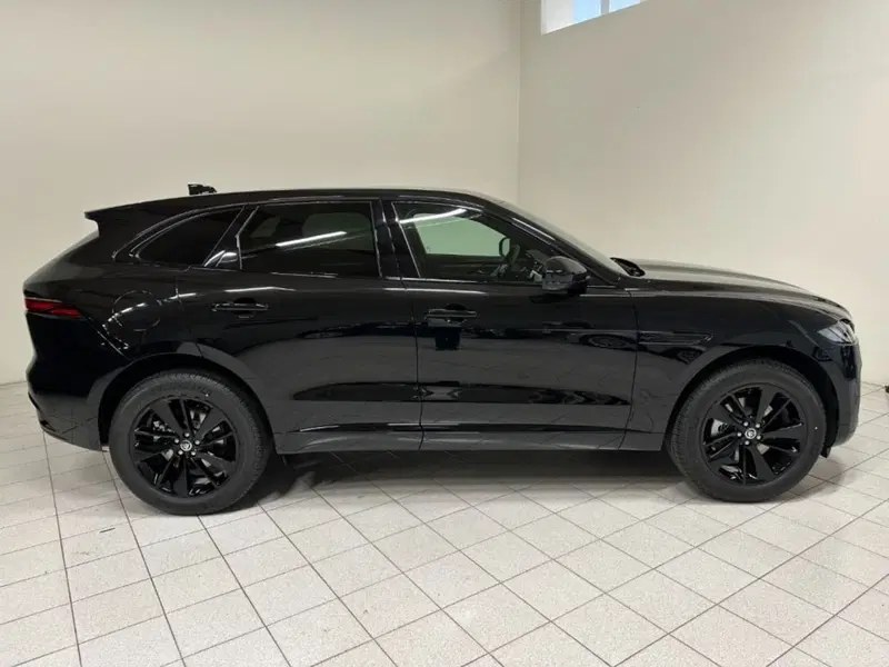 Jaguar F-Pace usata a Verbano Cusio Ossola (6)
