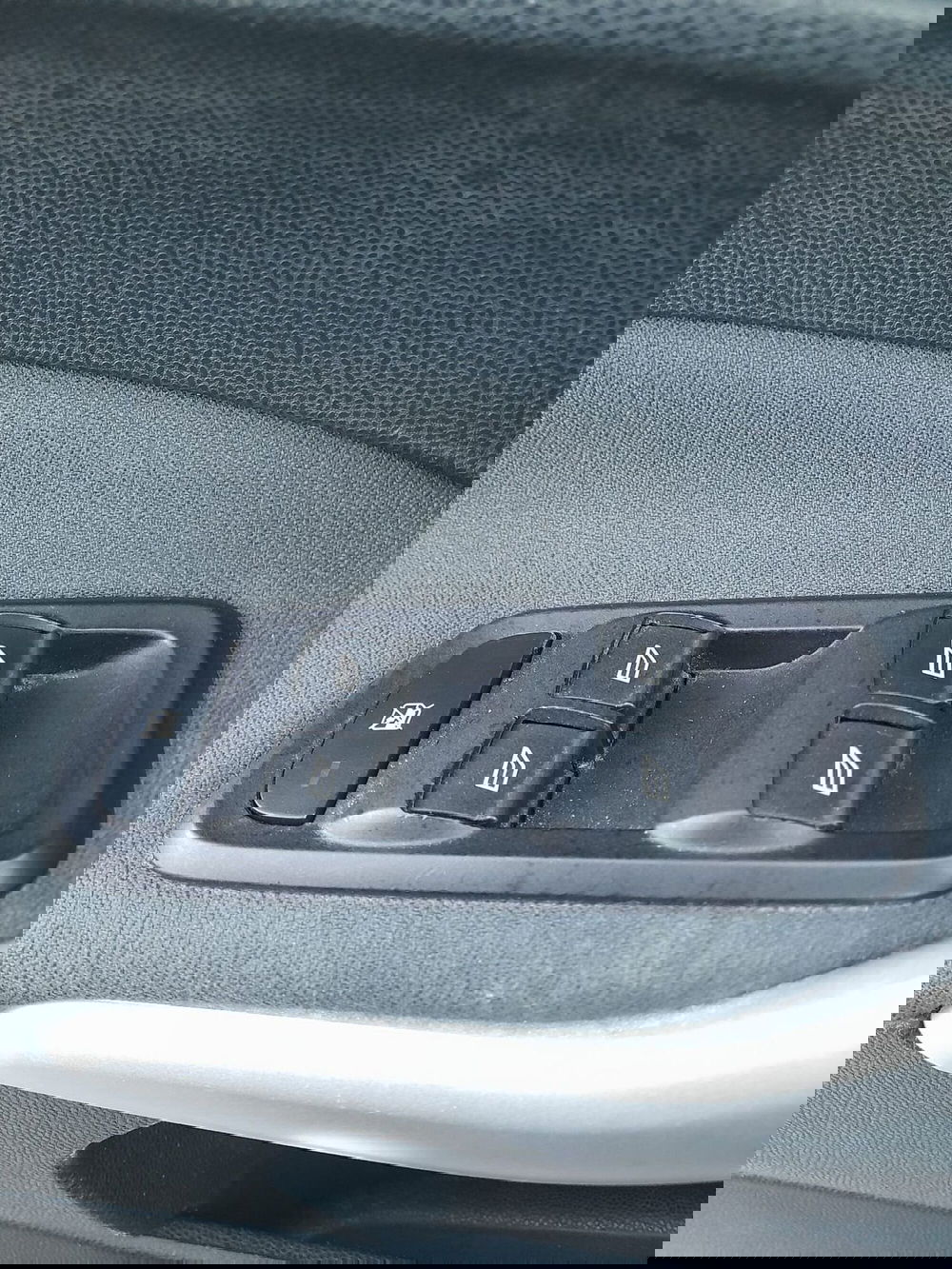 Ford Fiesta usata a L'Aquila (9)