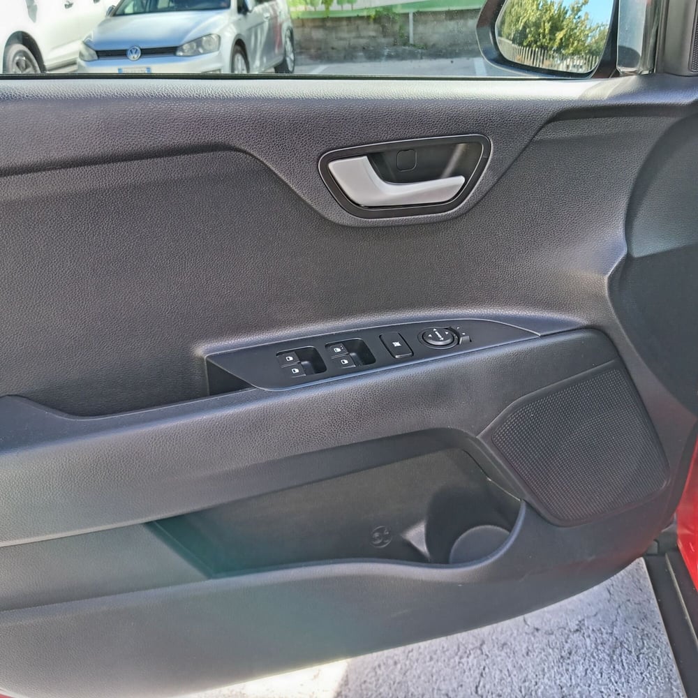 Kia Stonic usata a L'Aquila (5)