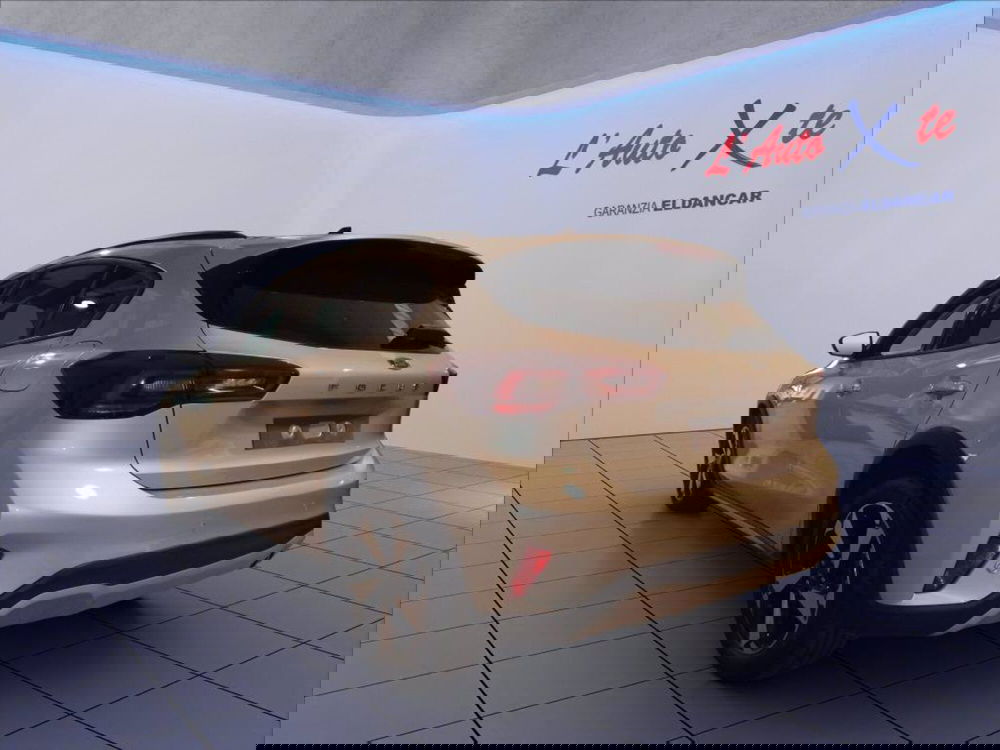 Ford Focus Station Wagon nuova a Milano (8)