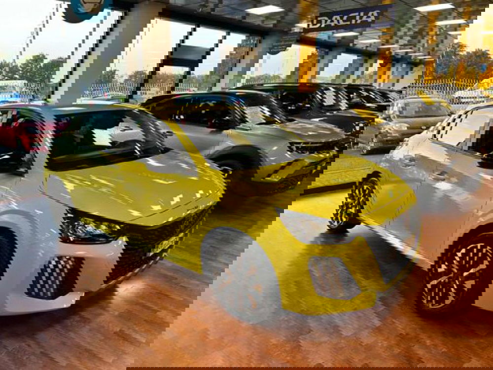 Peugeot 208 nuova a Milano