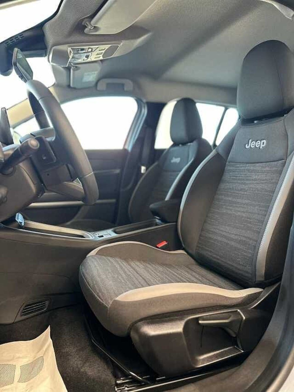 Jeep Avenger nuova a Venezia (10)