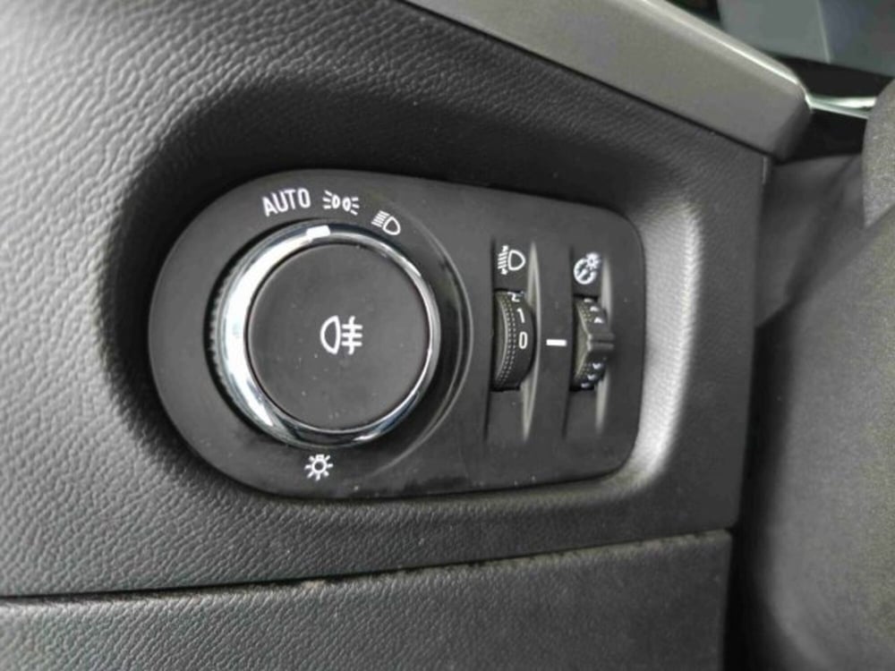Opel Mokka usata a Catania (17)