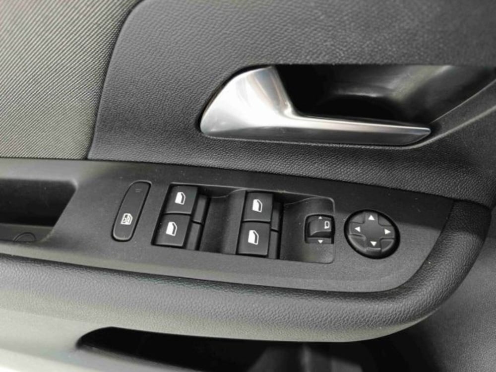 Opel Mokka usata a Catania (18)