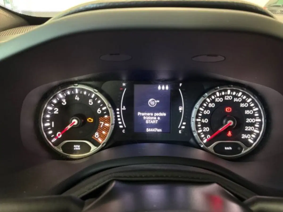 Jeep Renegade usata a Ancona (12)