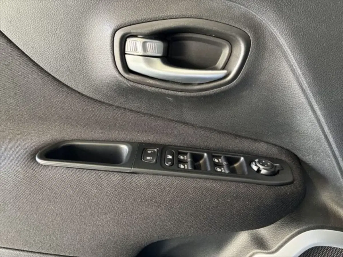 Jeep Renegade usata a Ancona (13)