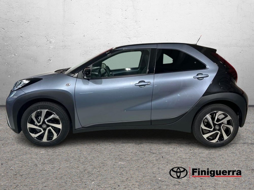 Toyota Aygo X nuova a Lecco (6)