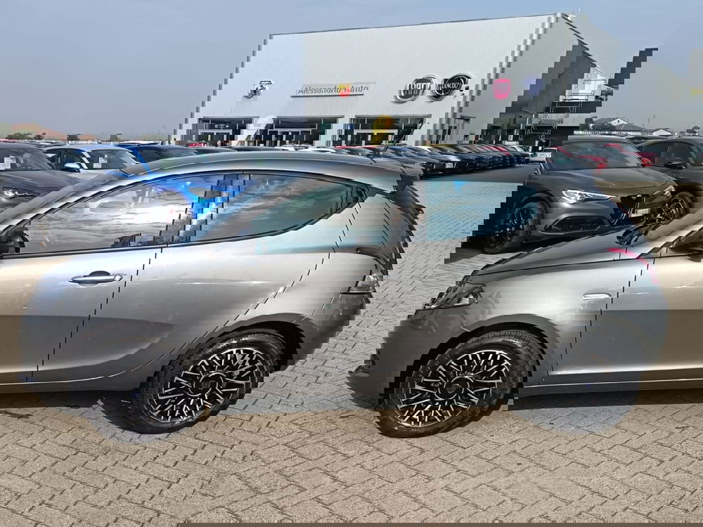 Lancia Ypsilon usata a Alessandria (9)