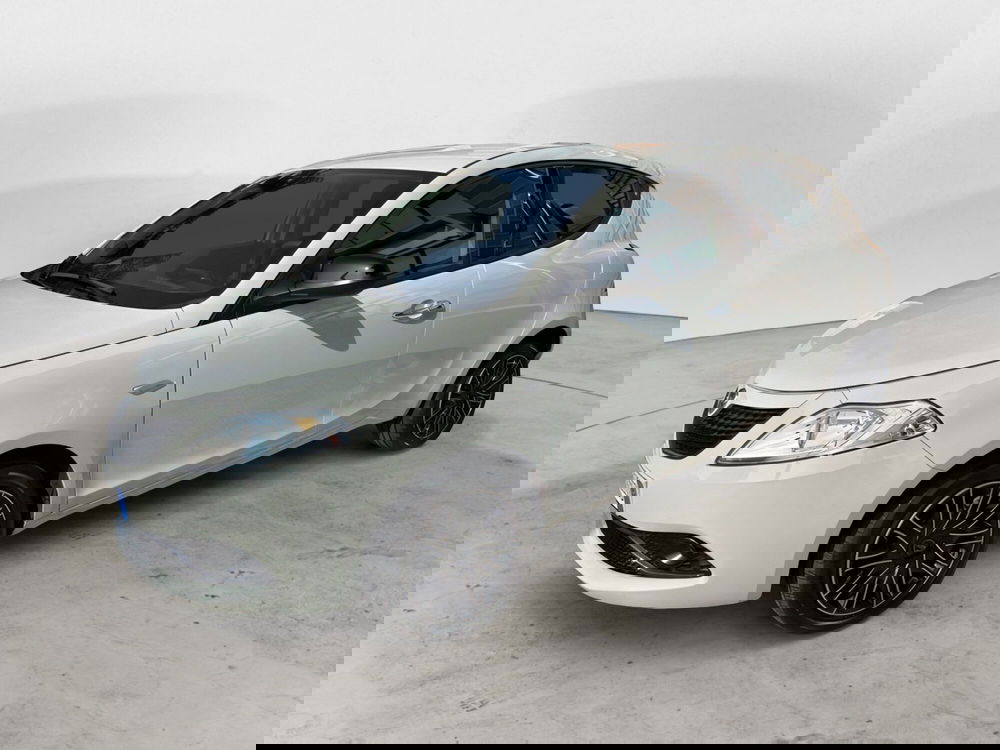 Lancia Ypsilon usata a Como
