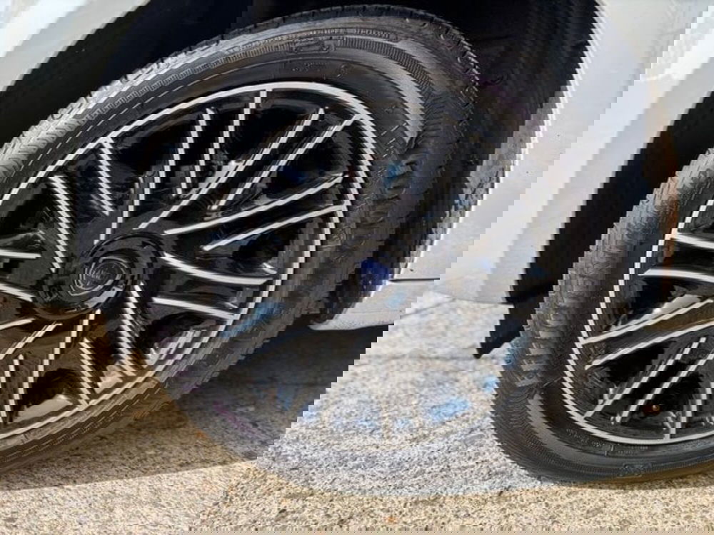 Lancia Ypsilon usata a Como (10)