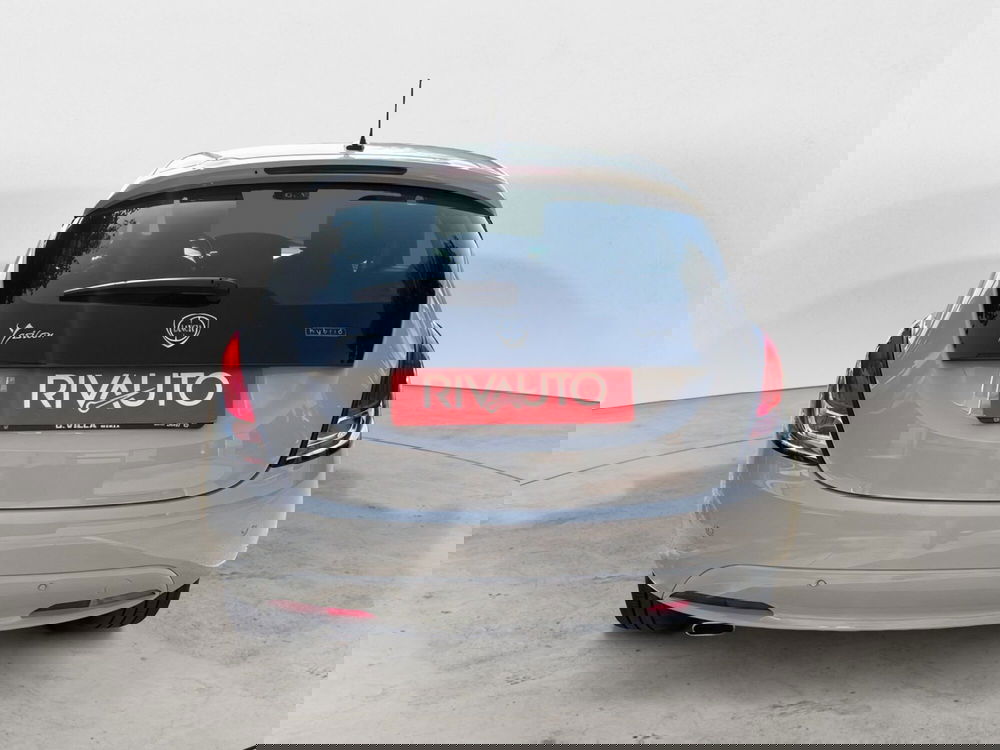 Lancia Ypsilon usata a Como (4)