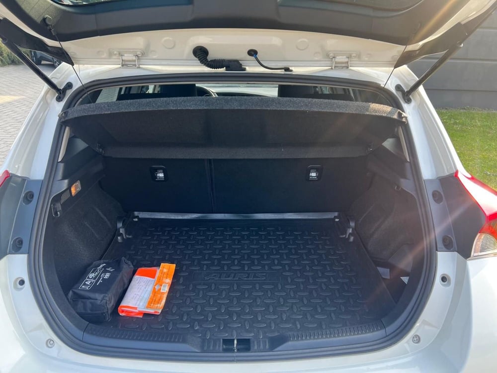 Toyota Auris usata a Como (8)