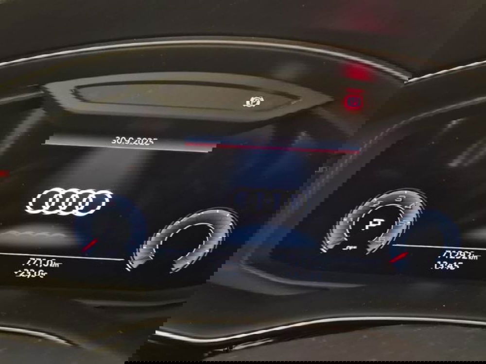 Audi Q8 usata a Salerno (10)