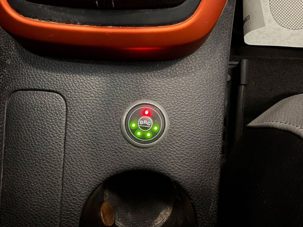 Kia Stonic usata a Napoli (16)