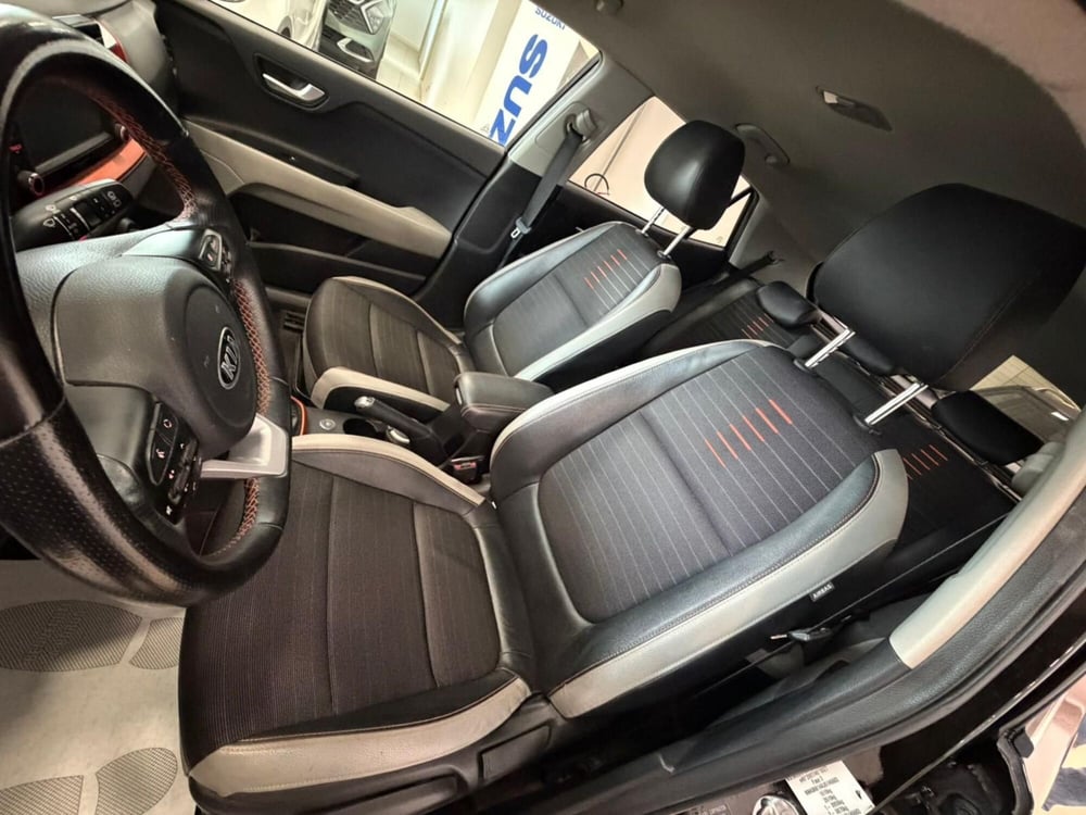 Kia Stonic usata a Napoli (8)