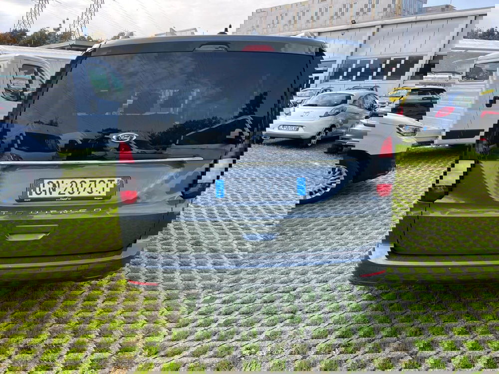 Ford Tourneo Connect usata a Milano (8)